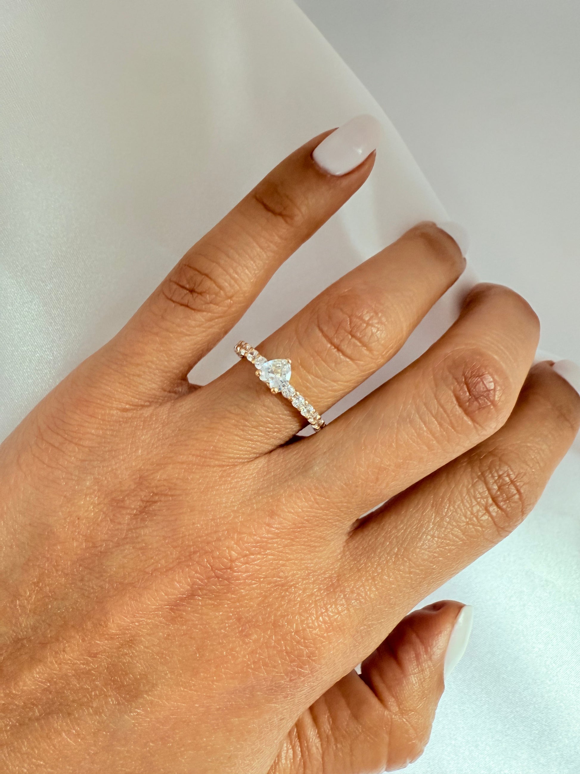 Solitaire Ring 18k 7/2 Size