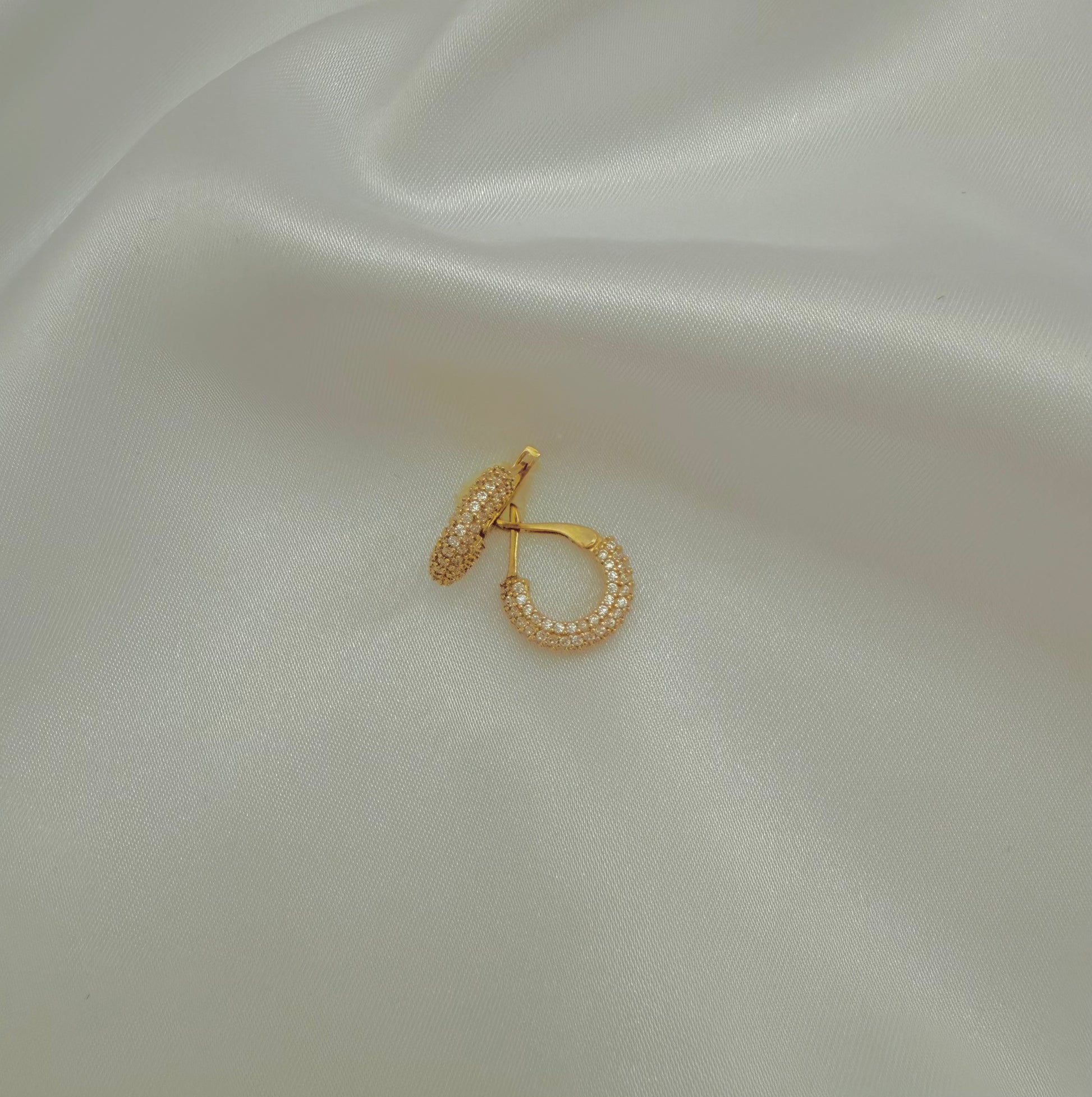 zirconia Huggies Emy 18k