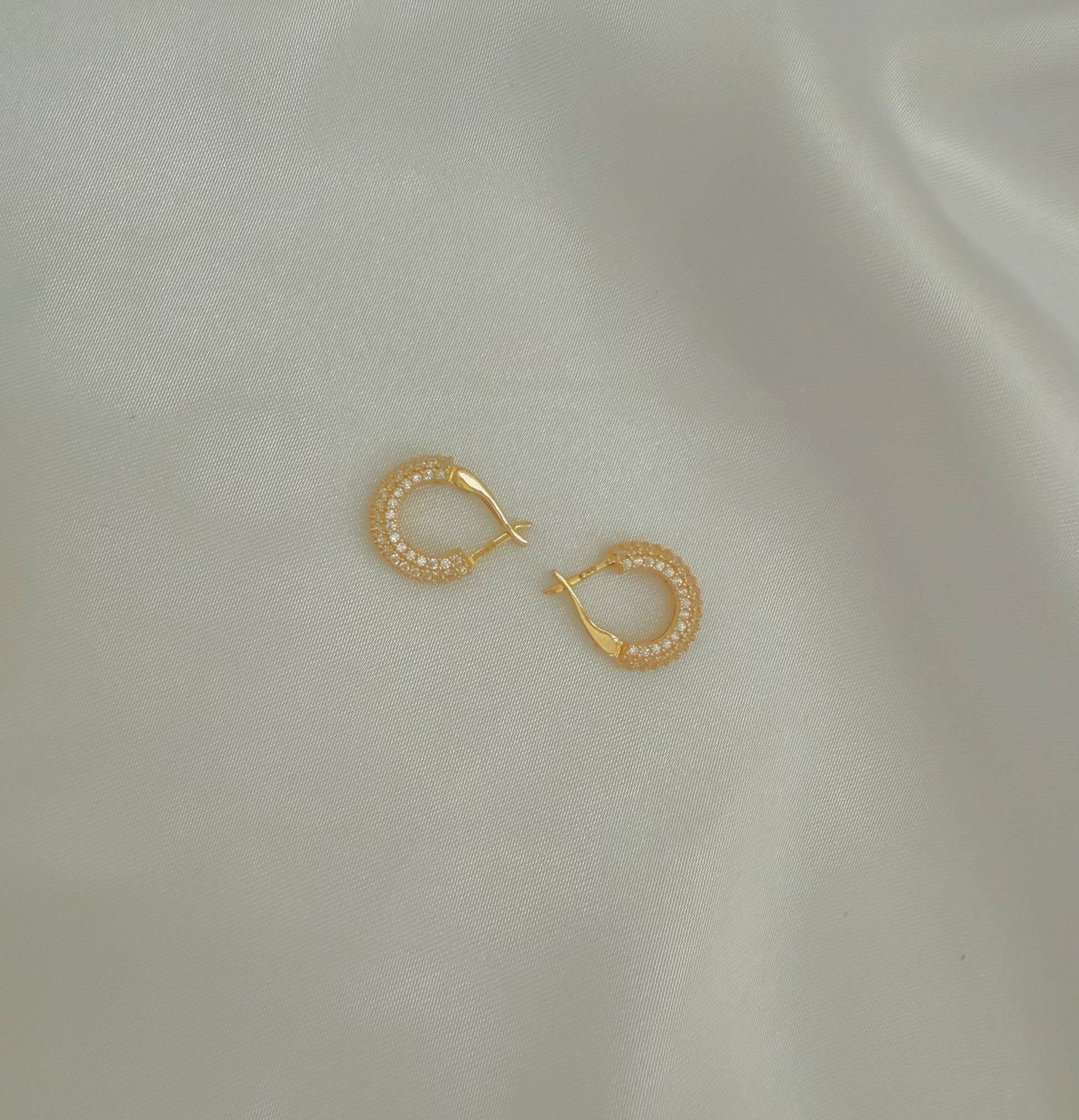 zirconia Huggies Emy 18k