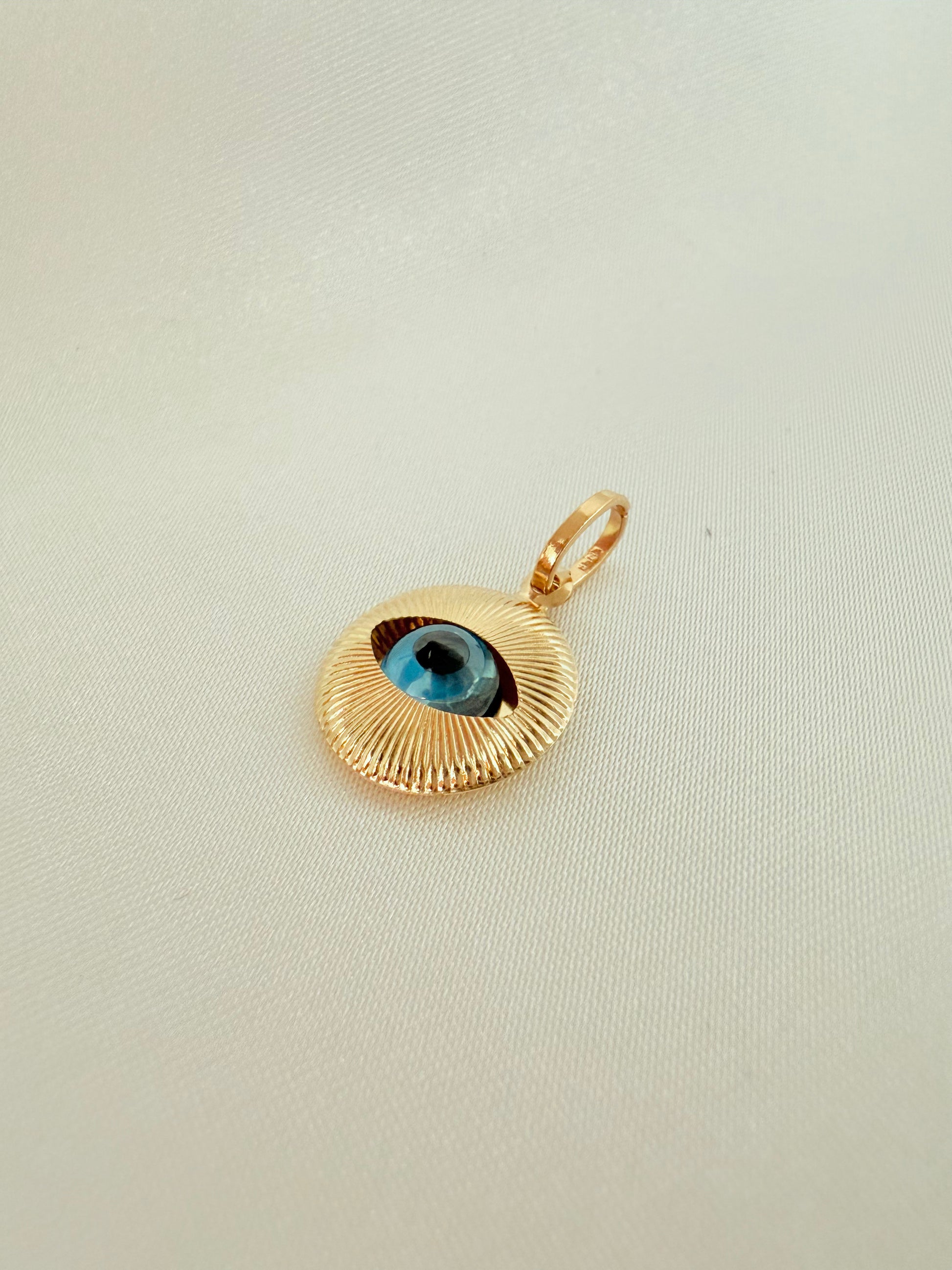 Eye Turko Pendant 18k