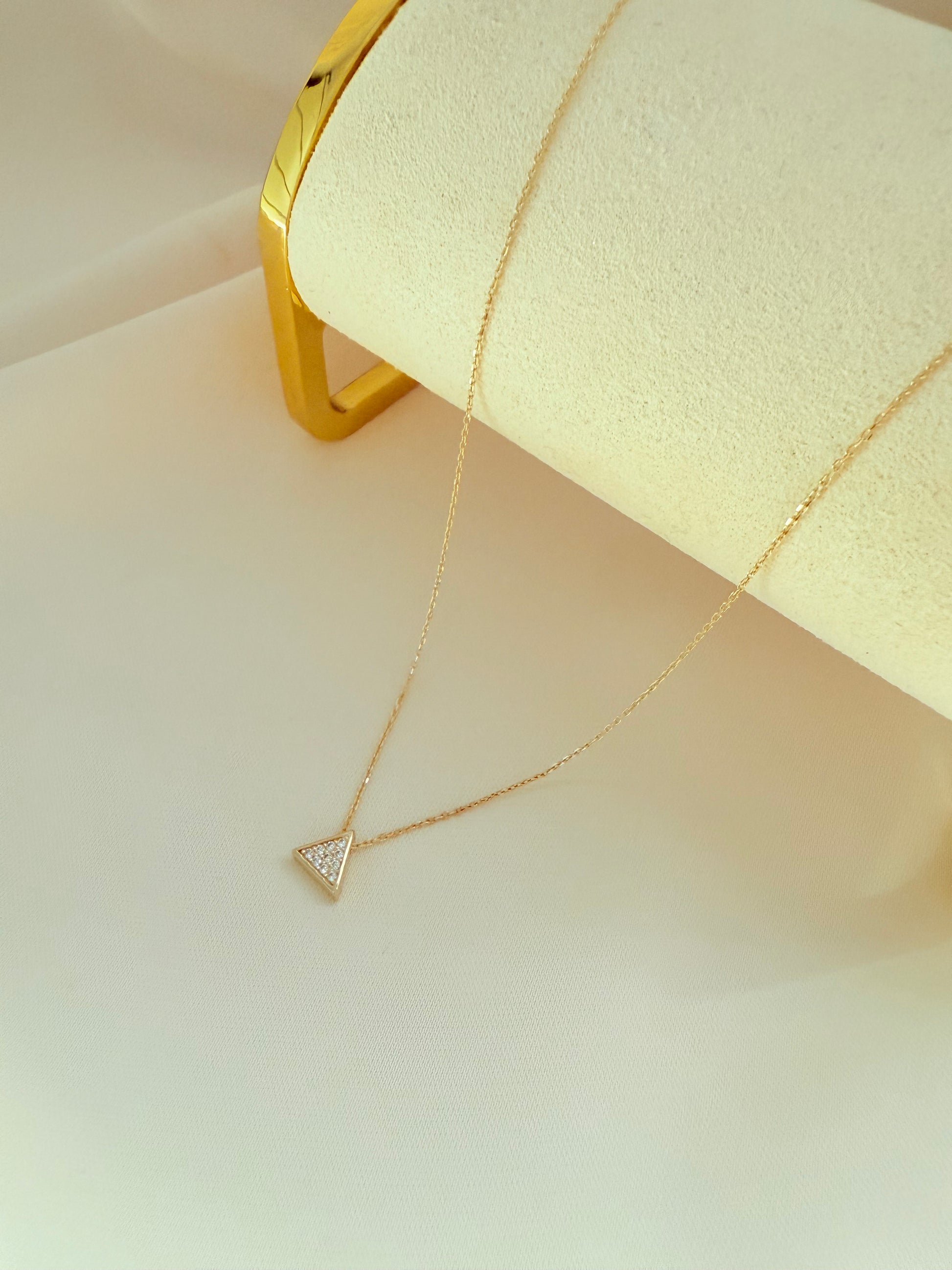 Choker Triangle Adjustable 46cm 14k