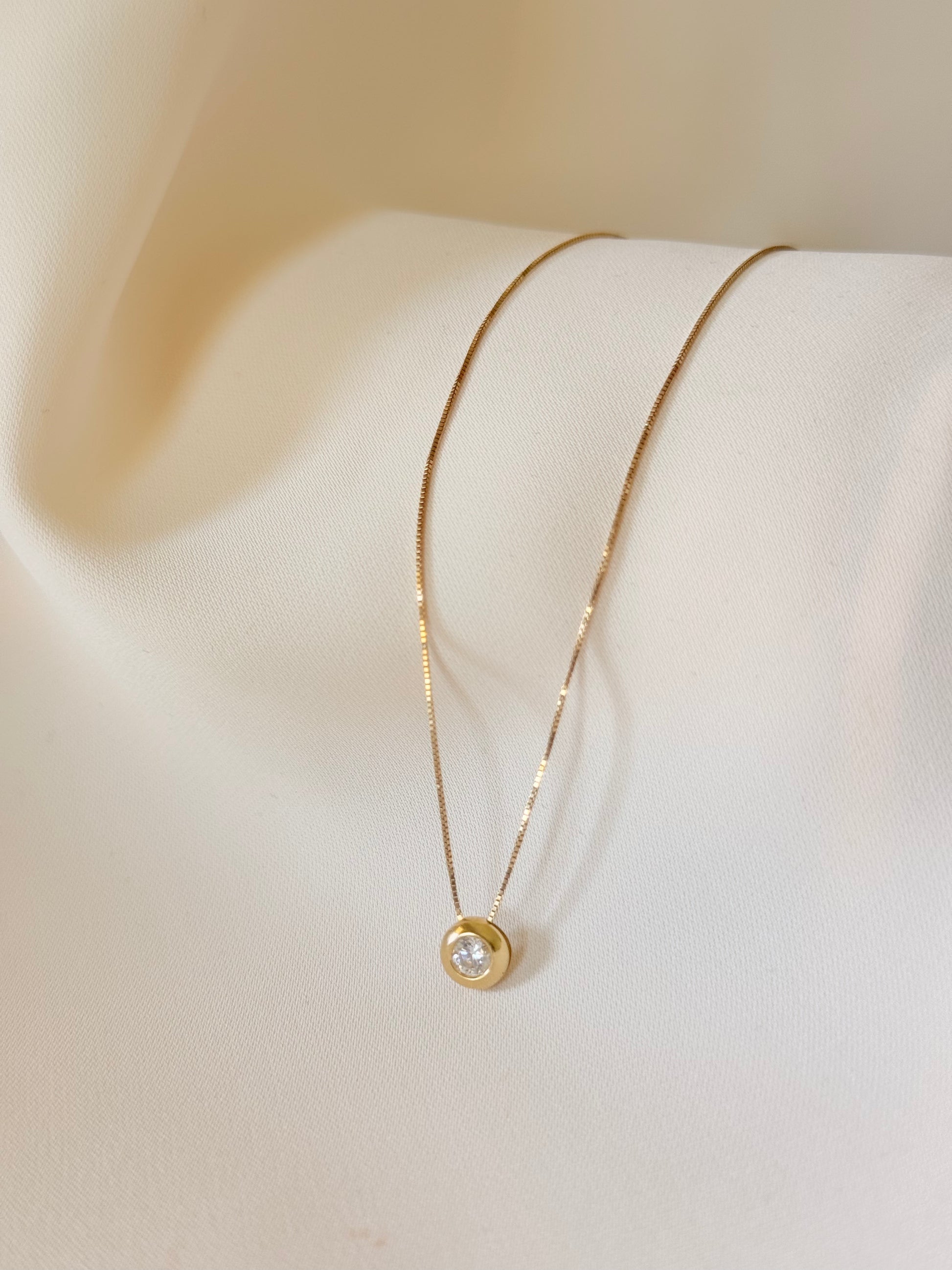 Ligth point Necklace 18K