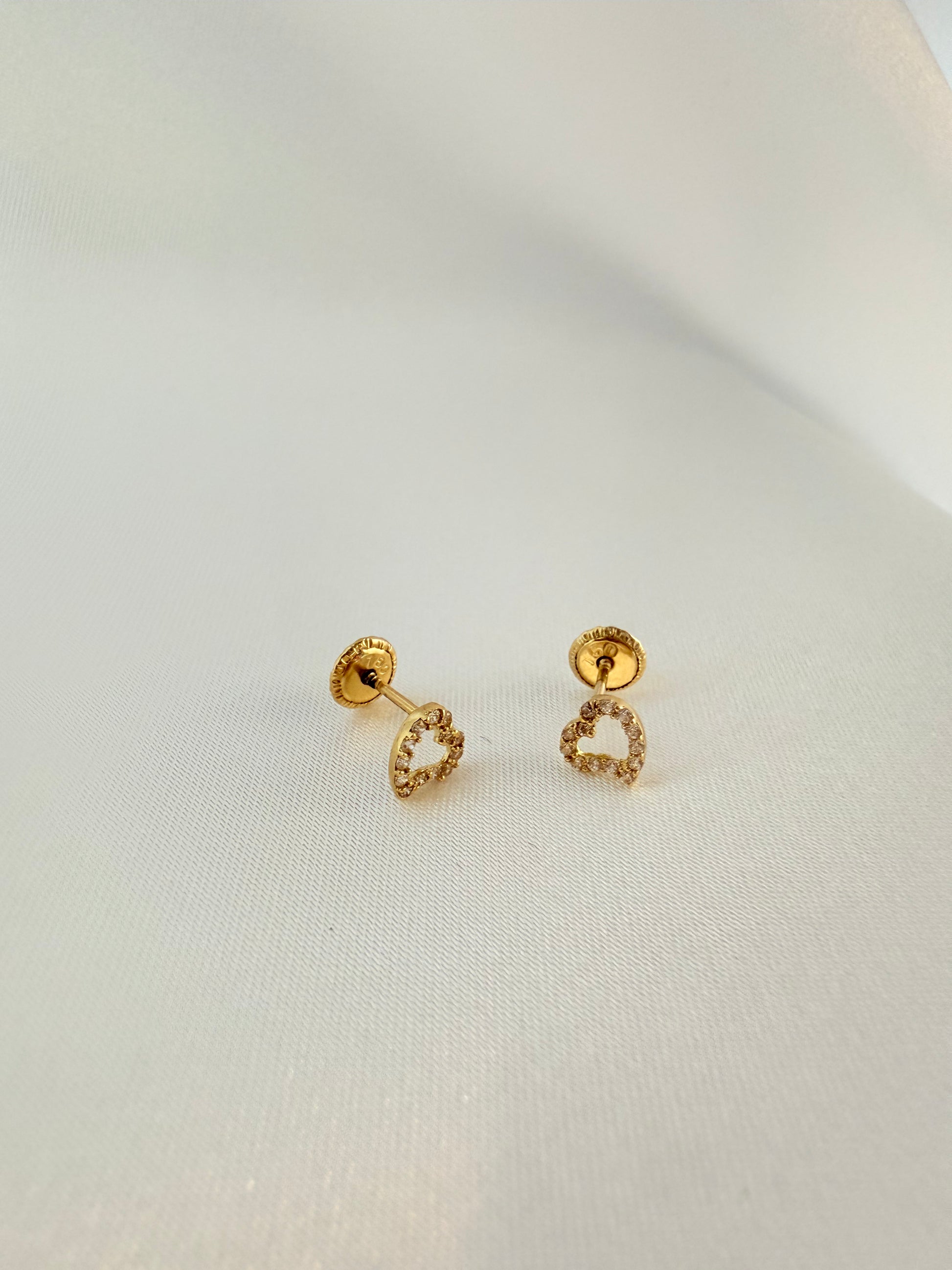 Zirconia Hearts Stud 18K