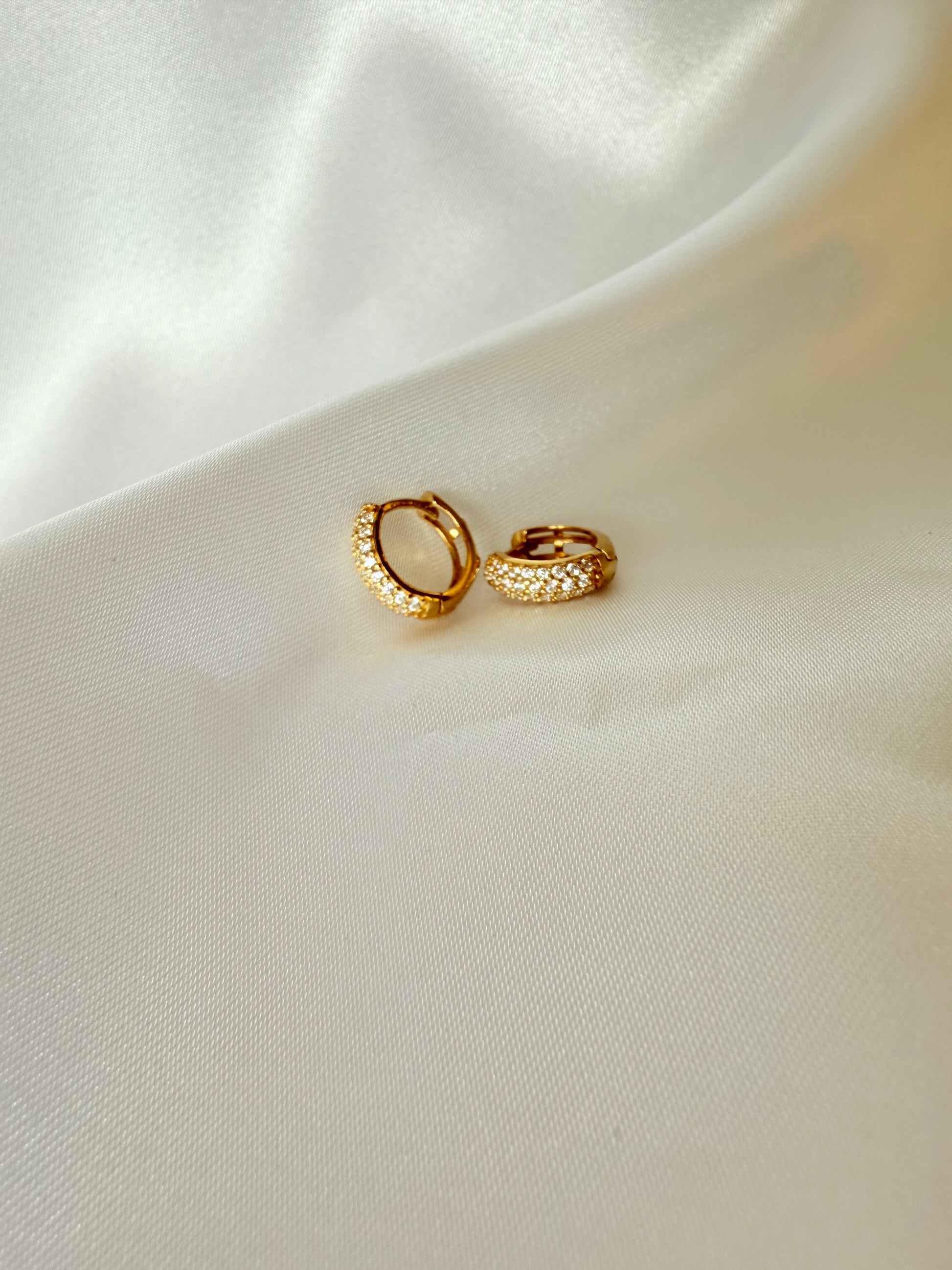 Mini CZ Huggies 18K