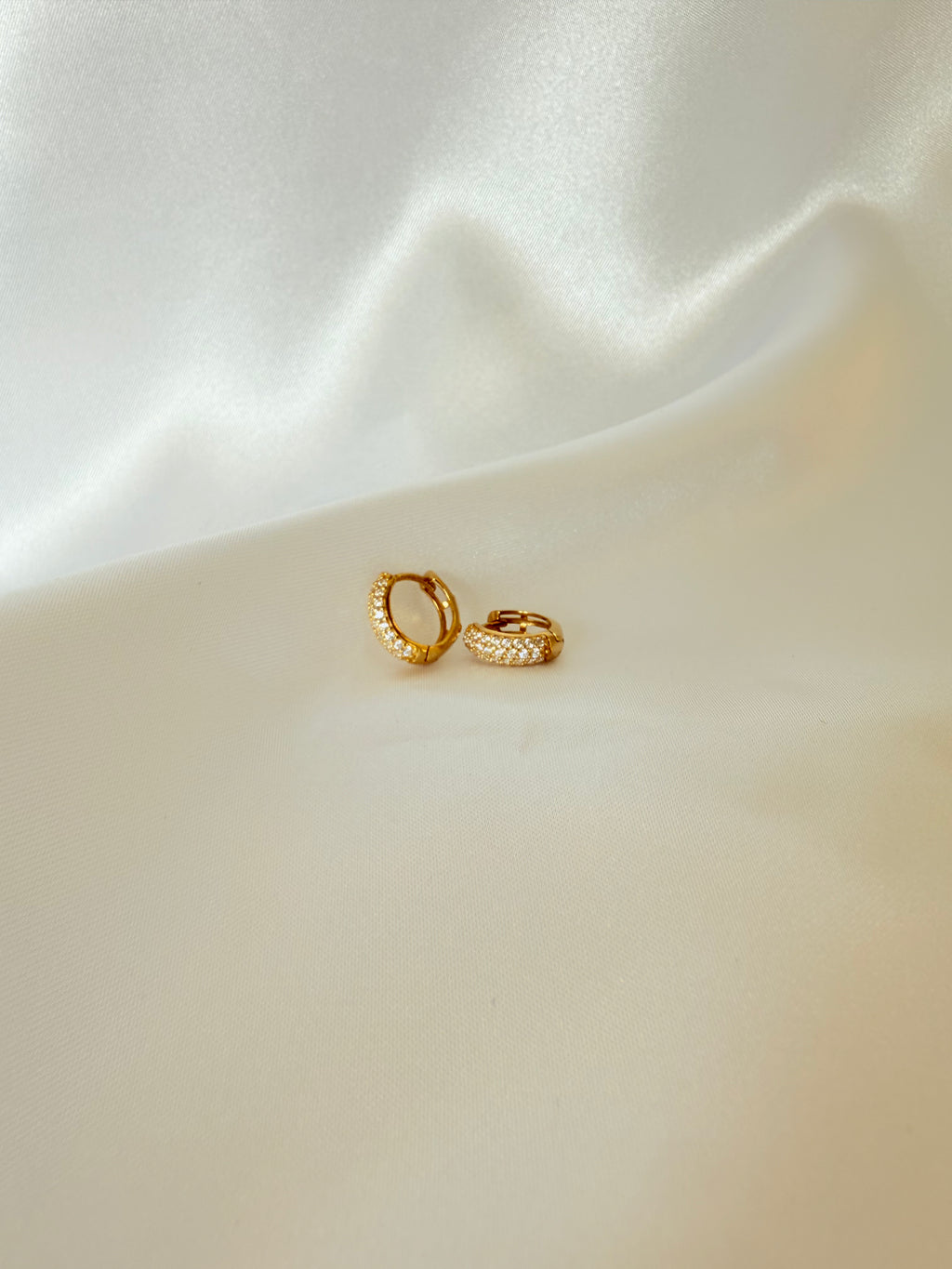 Mini CZ Huggies 18K