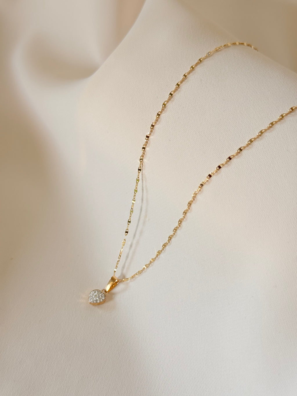 Mini heart Necklace  18K