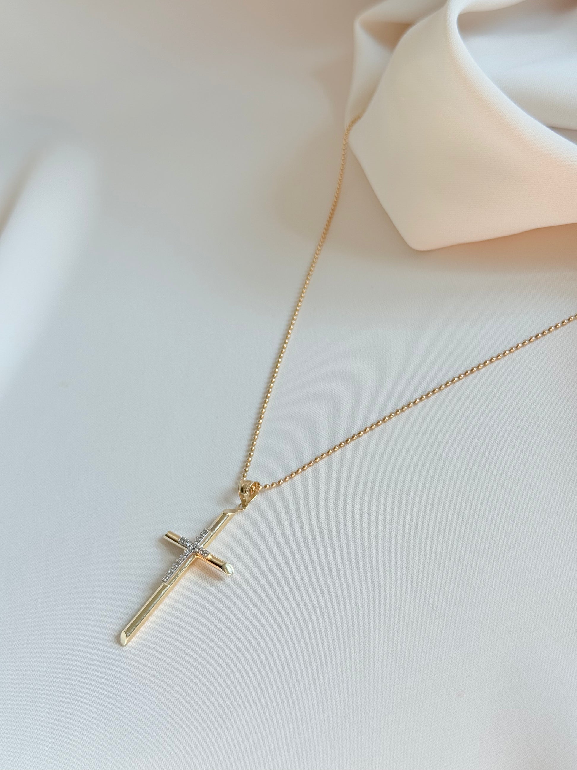 Cross Zirconia. 44cm Necklace 14K