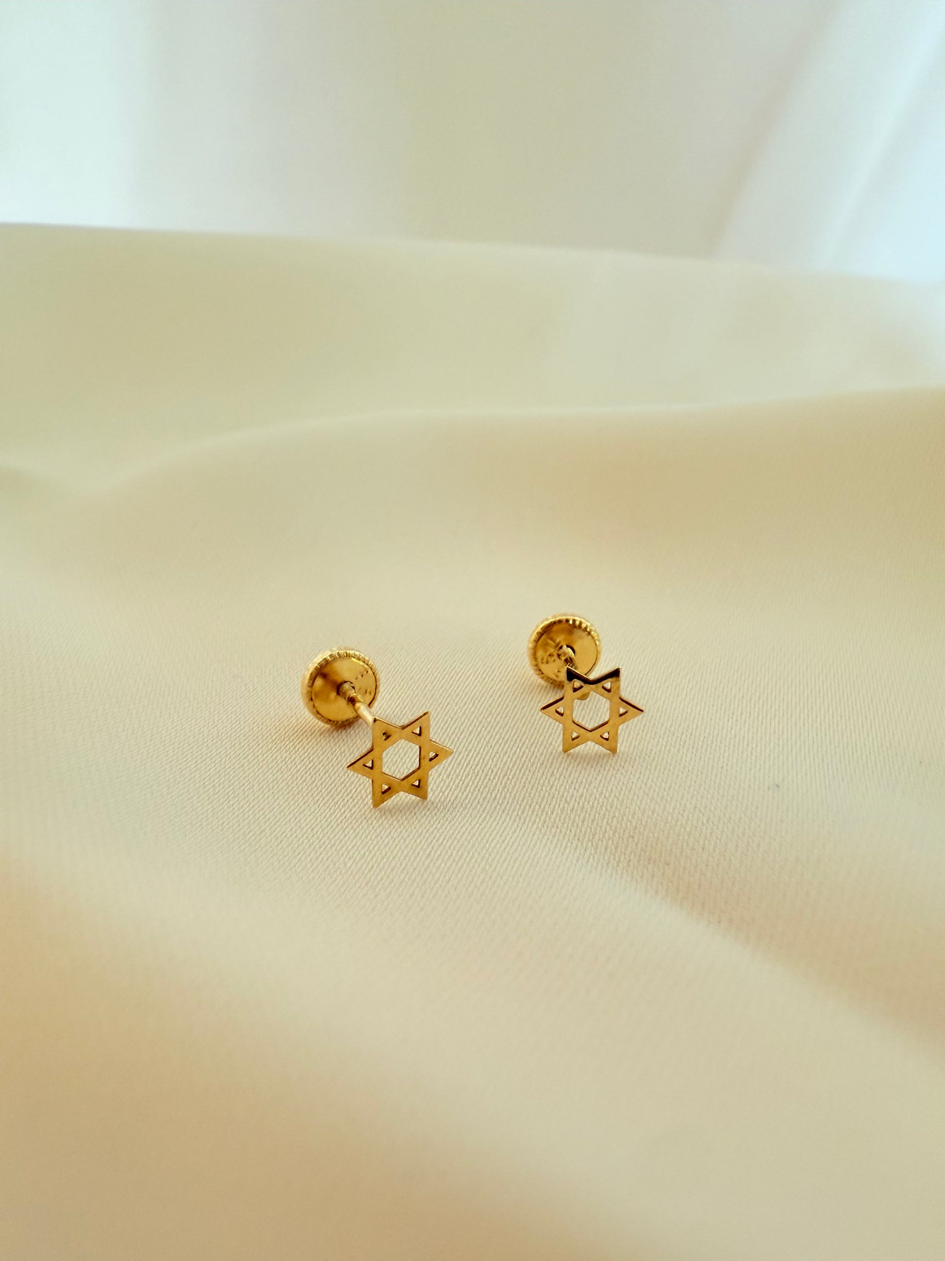 Stud Starof David 18k
