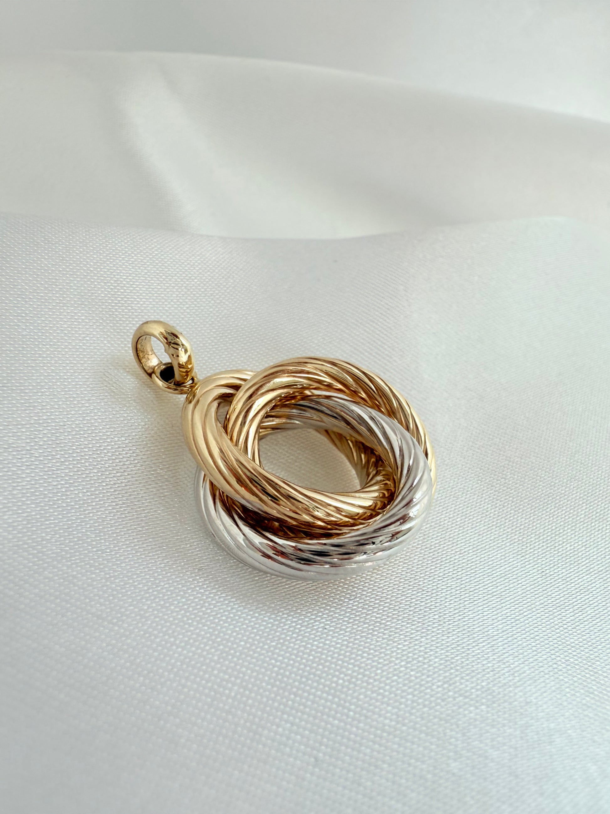 Twisted Hoops pendant 14k