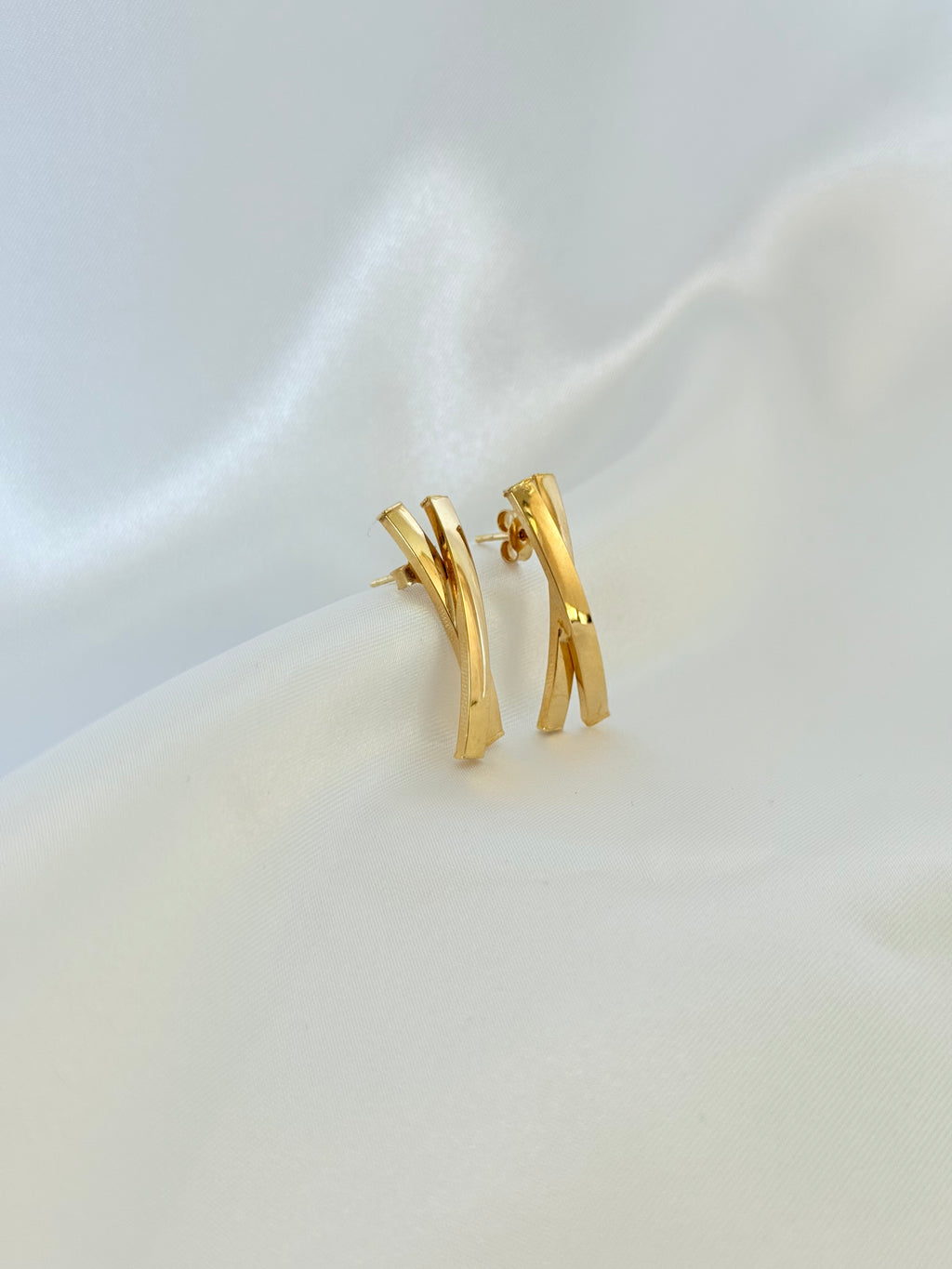 Modern Style Earings 14K