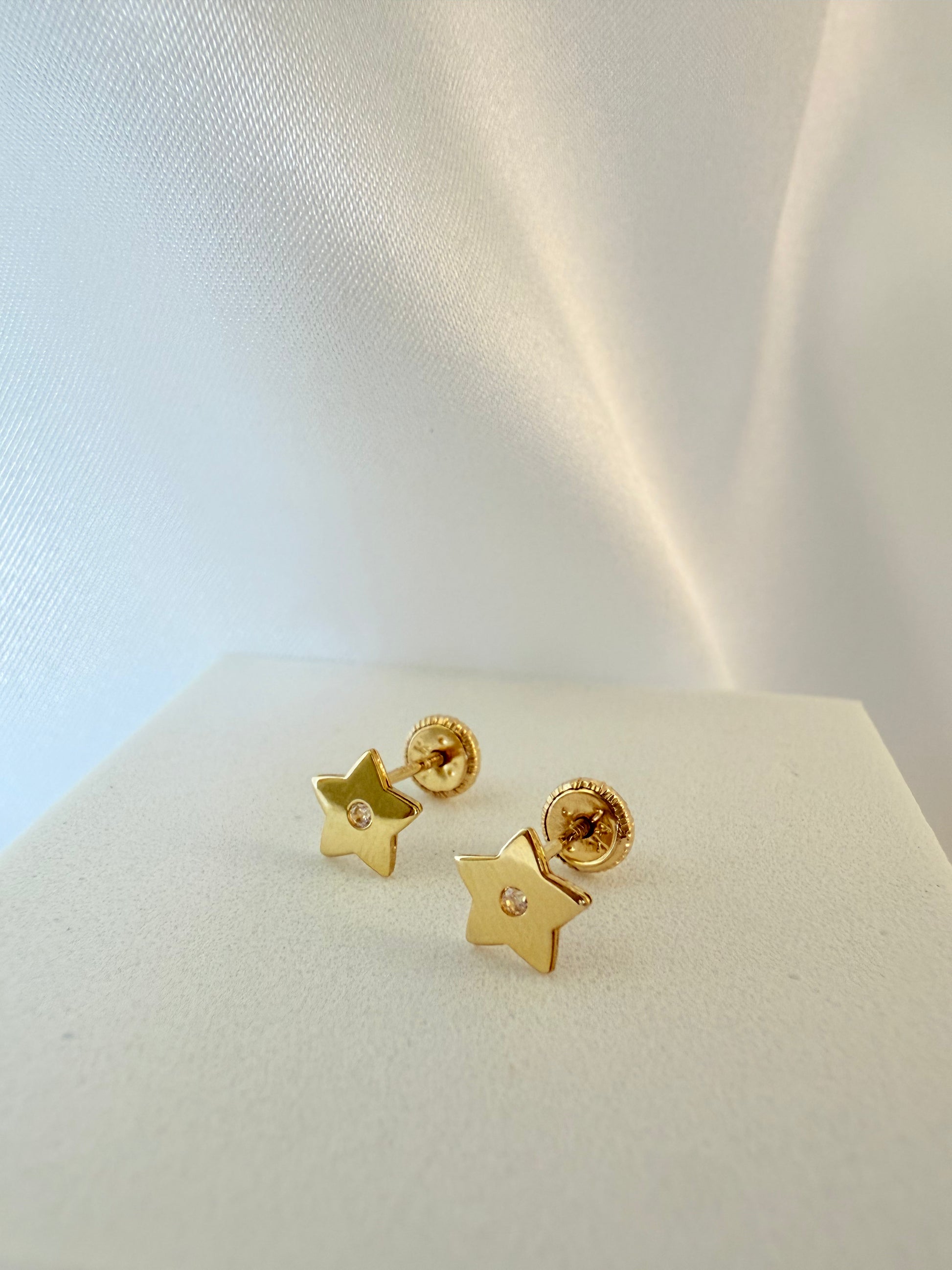 Zircon Stars Stud 14K