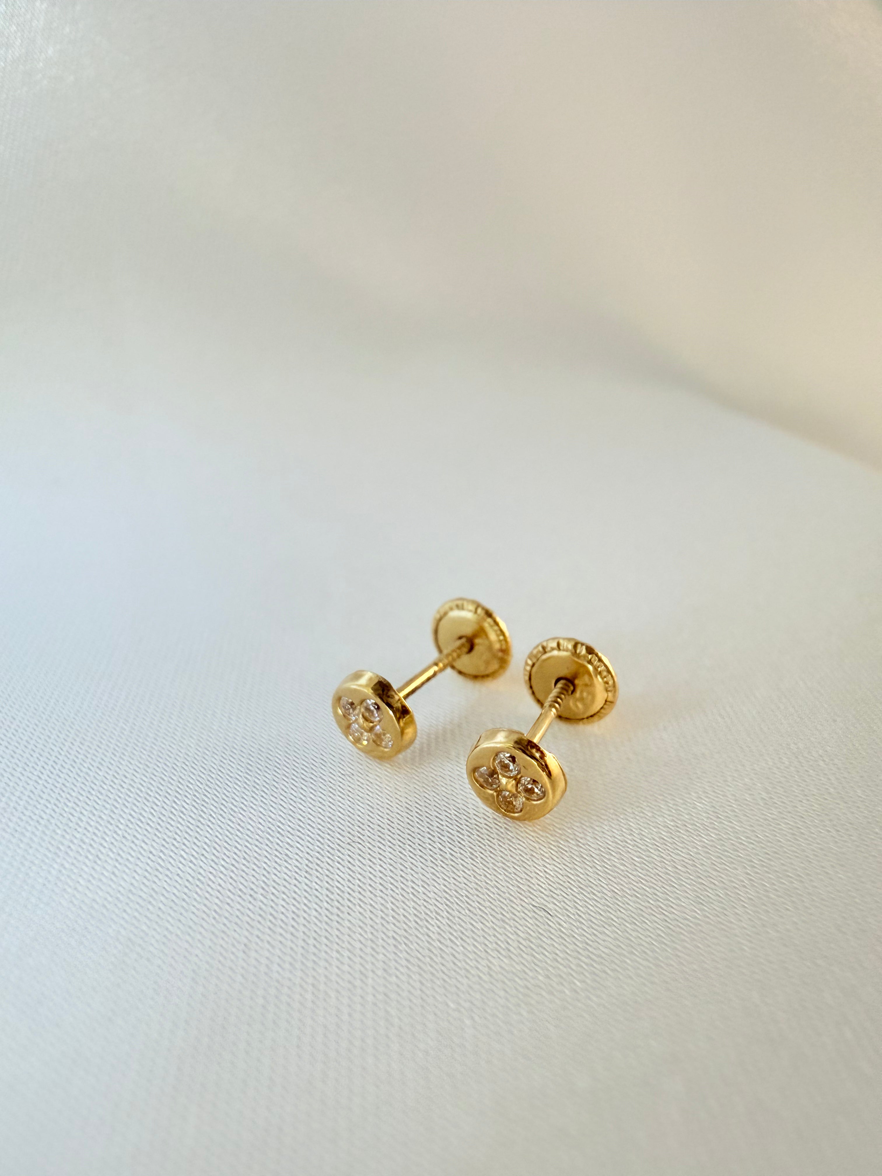 Elegant style mini Stud 18K
