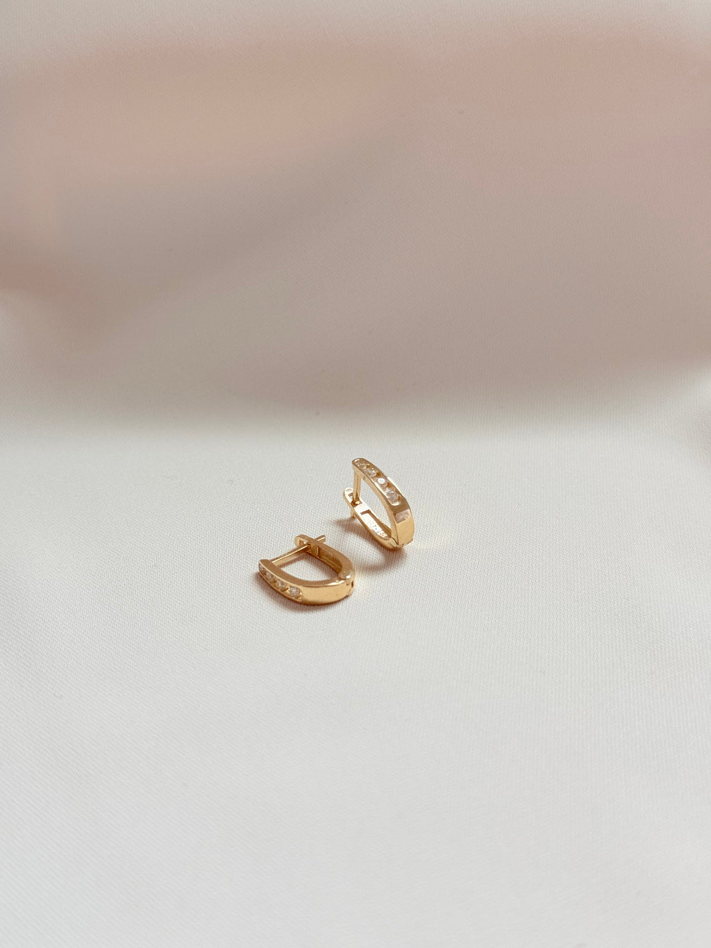 Zirconia huggies earrings 14K