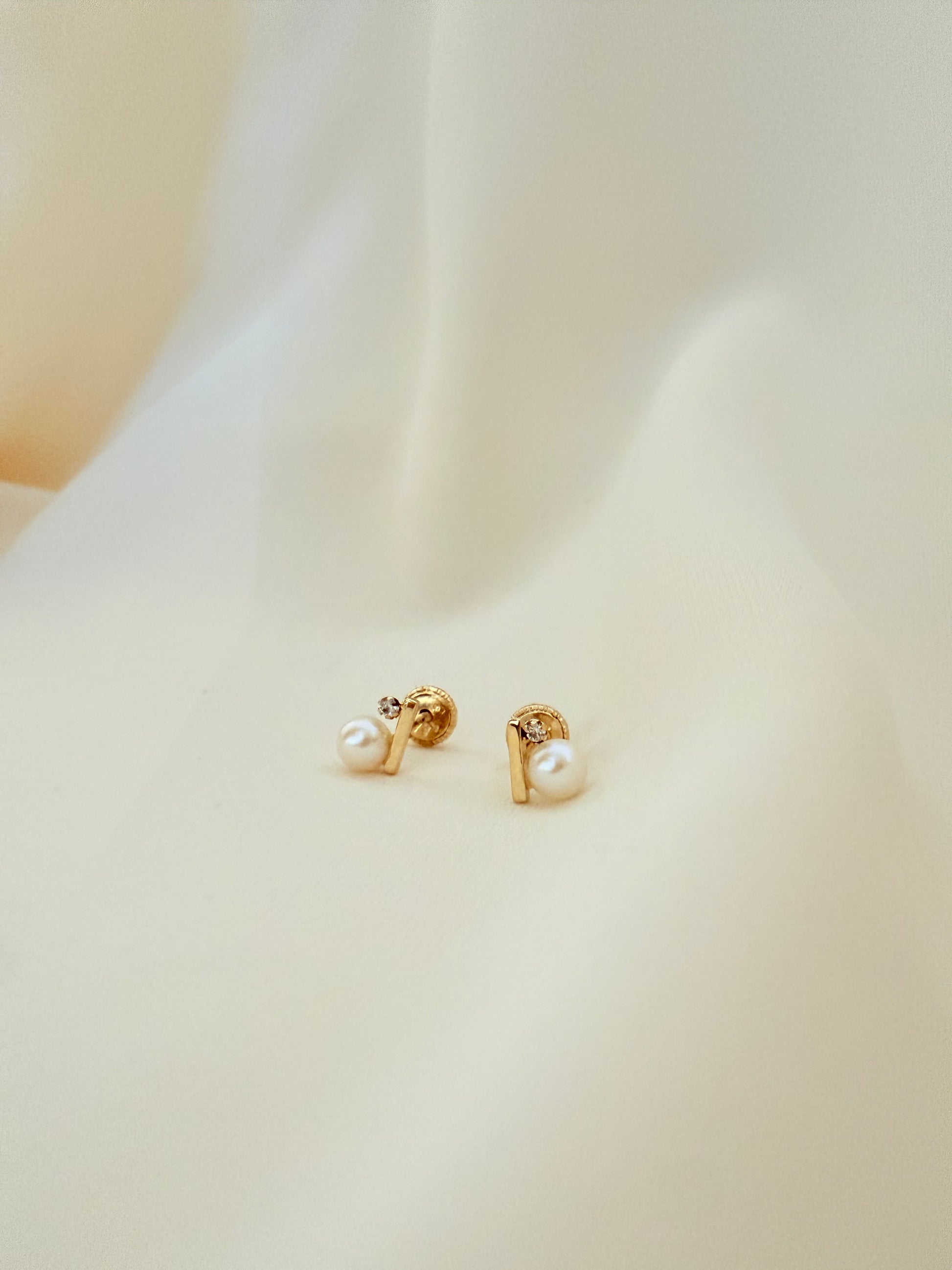Glam Pearl Stud 14k